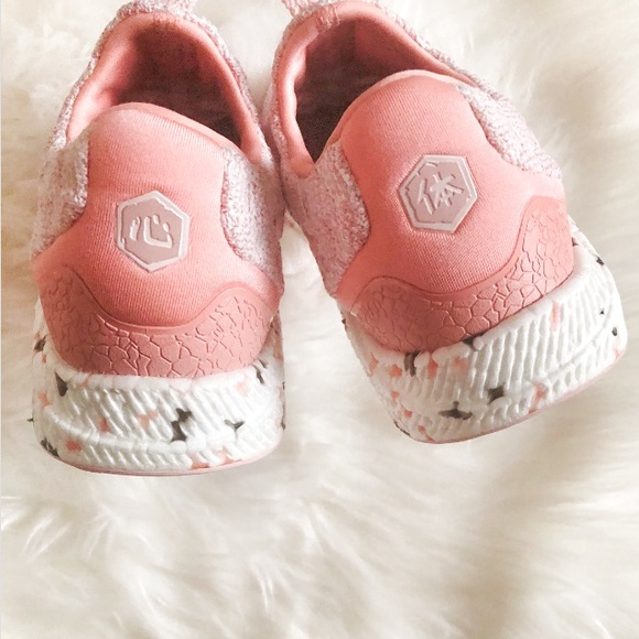 Asics Hypergel Kenzen Ankle High Running Sneaker - Picture 8 of 9